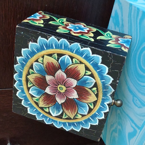 Earthbound Trading Co Beautiful Floral Hand painted Trinket Box - Picture 2 of 6